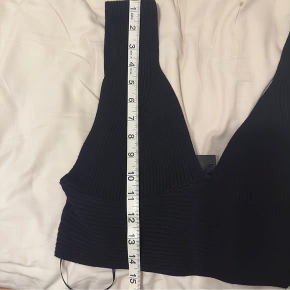 NWT House of Harlow 1960 Black Deep V-Neck Cropped Compresion Knit Crop Top L - Picture 4 of 7
